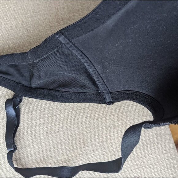 R LINE SLIGHTLY padded wireless black bra 38D B028 - Picture 3 of 10